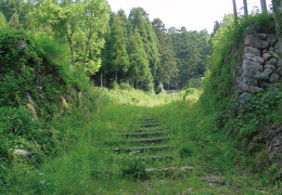 3.法華寺跡（ほっけじあと）