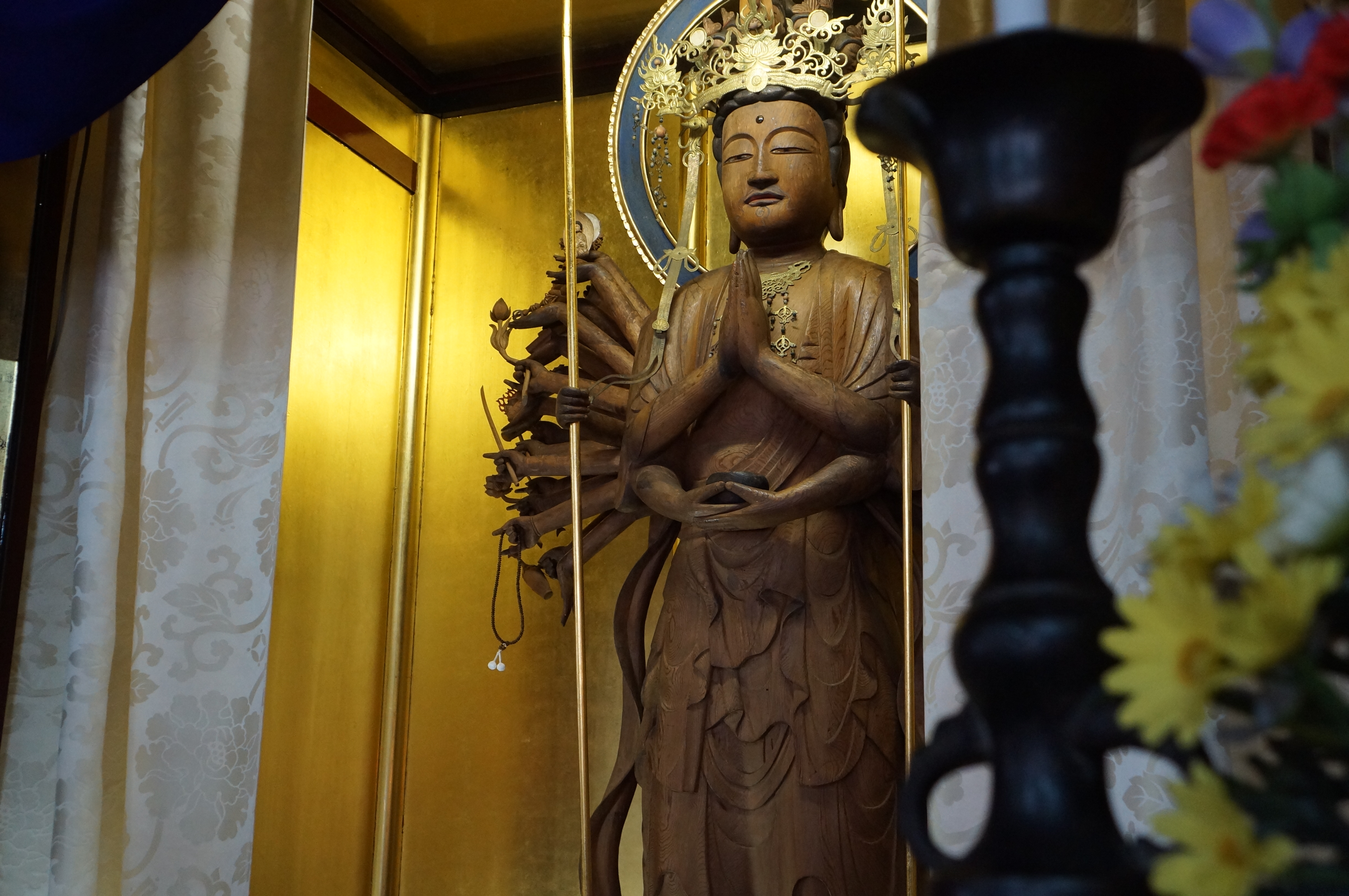 Takatsuki Kannondo (Dien-ji Temple)  Statue of Standing Eleven-faced Thousand-armed Kannon